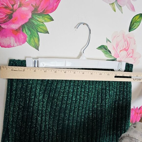 Green Metallic Ribbed Knit skirt Green Holiday Festive Fairycore Forestcore - Picture 3 of 6